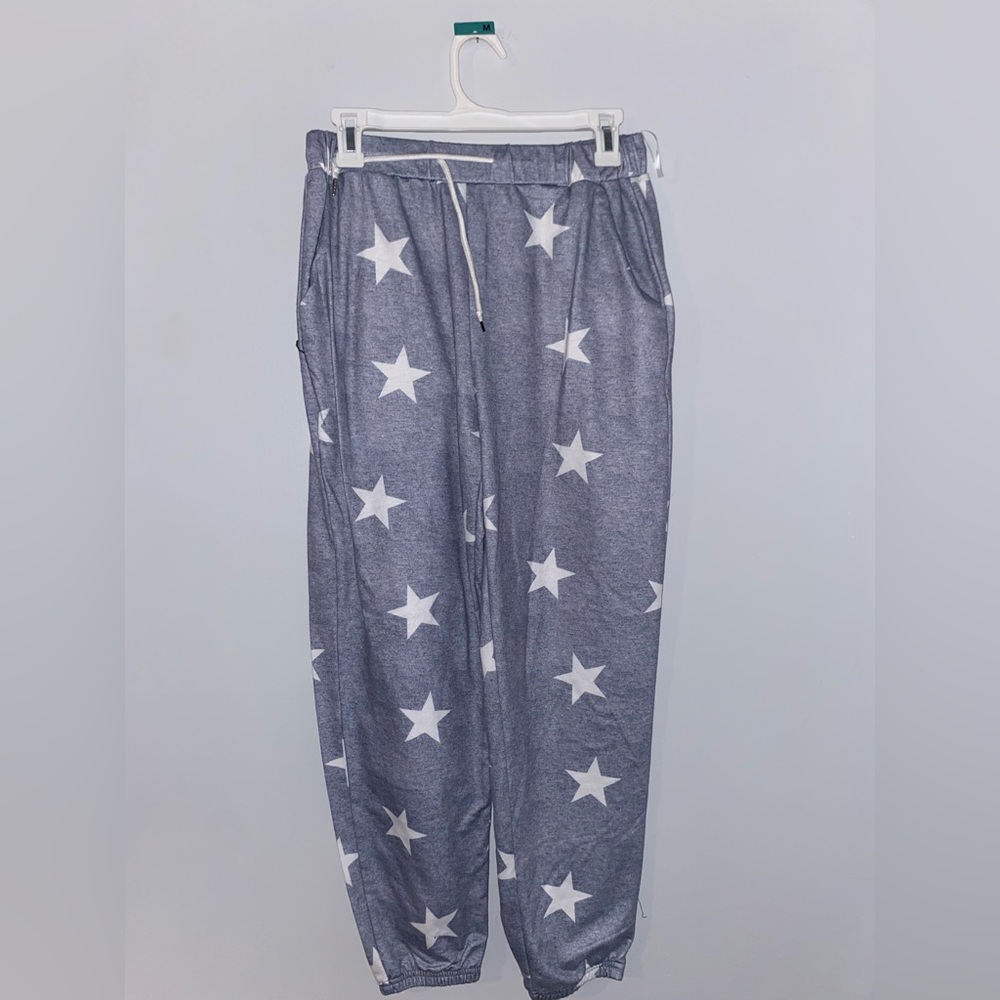 GRAY STAR SWEATPANTS: JOGGERS